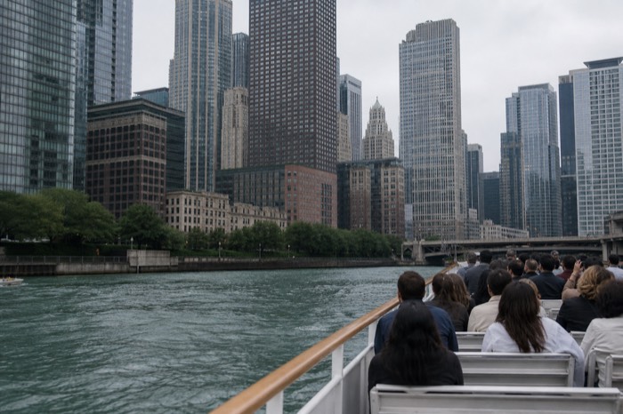 Chicago Architecture River Cruise with Skip-the-Ticket Line Access